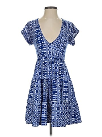 Urban Outfitters Casual Dress (view 1)