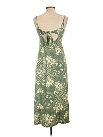 Urban Outfitters Casual Dress (view 2)