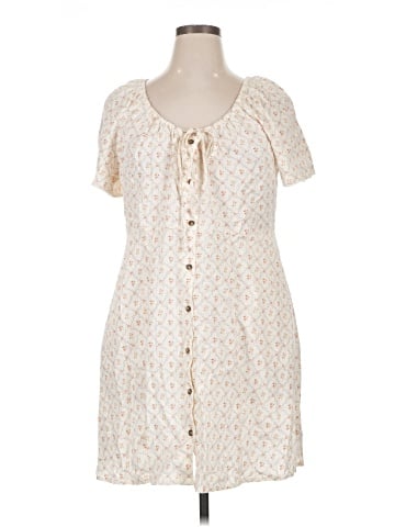 Universal Thread Casual Dress (view 1)