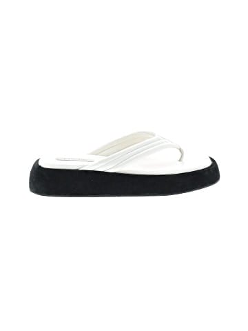 Gianni Bini Flip Flops (view 1)