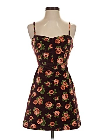 Urban Outfitters Casual Dress (view 1)