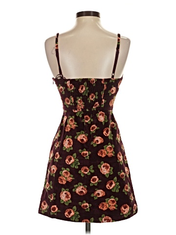 Urban Outfitters Casual Dress (view 2)