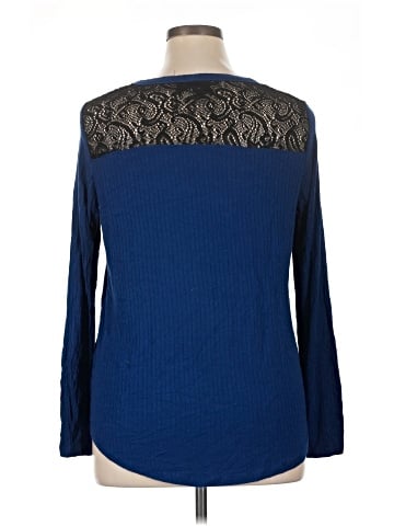 Rouge Pullover Sweater (view 2)