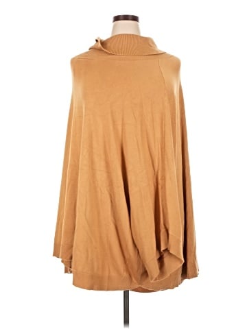 Ellos Poncho (view 1)