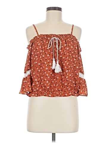 B.wear Sleeveless Blouse (view 1)