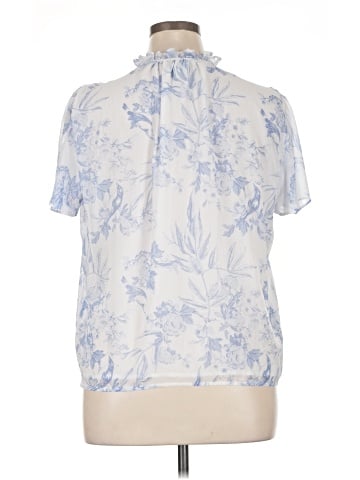 Cupcakes & Cashmere Short Sleeve Blouse (view 2)