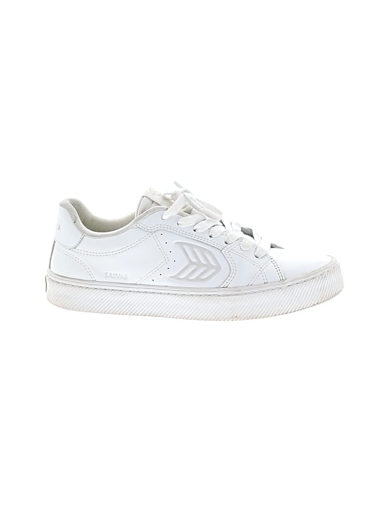 Pre-owned Cariuma Sneakers In White