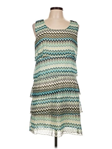 Star Vixen Casual Dress (view 1)