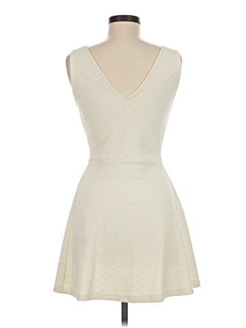Trafaluc by Zara Casual Dress (view 2)