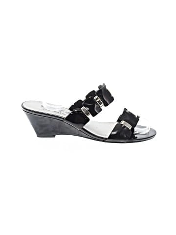 Coach and Four Wedges (view 1)