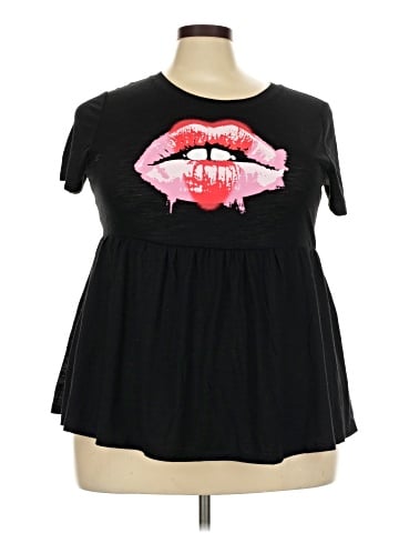 Torrid Short Sleeve T-Shirt (view 1)