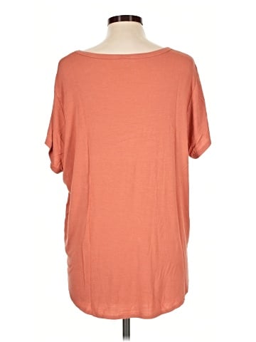 Old Navy Short Sleeve T-Shirt (view 2)