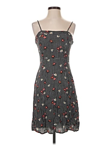Le Lis Casual Dress (view 1)
