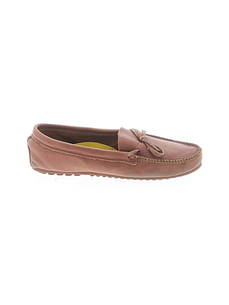 Pre-owned Minnetonka Flats In Brown
