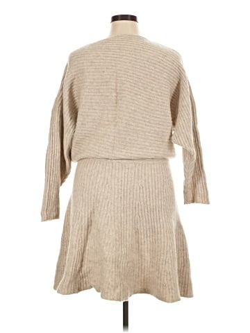 Banana Republic Casual Dress (view 2)
