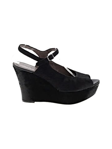Nicole Wedges (view 1)