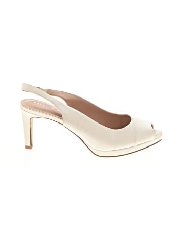 Kelly & Katie Heels (view 1)