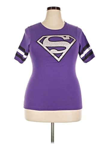 DC Comics Short Sleeve T-Shirt (view 1)