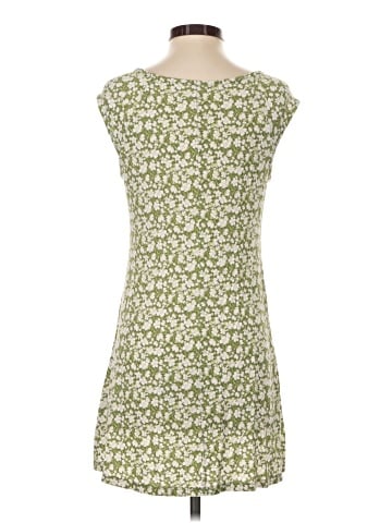 Old Navy Casual Dress (view 2)