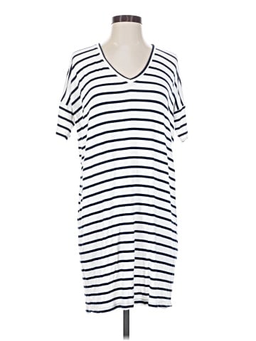 Amour Vert Casual Dress (view 1)