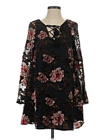 Cupcakes & Cashmere Casual Dress (view 1)