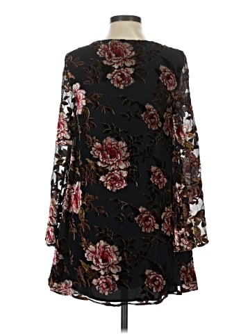 Cupcakes & Cashmere Casual Dress (view 2)