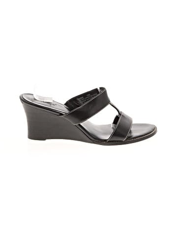 Nicole Wedges (view 1)
