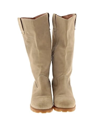 otBt Boots (view 2)