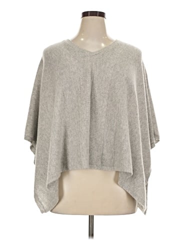 Magaschoni Poncho (view 1)