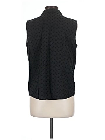Karen Scott Sport Sleeveless Button-Down Shirt (view 2)