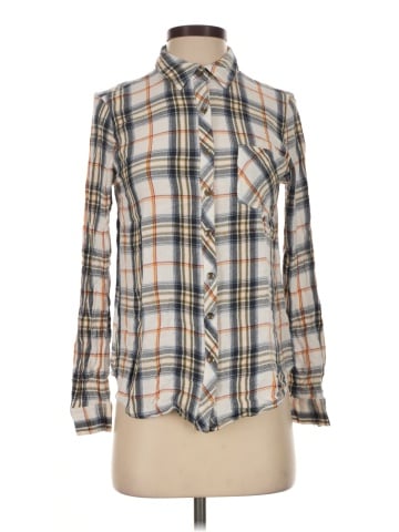 Maurices Long Sleeve Button-Down Shirt (view 1)