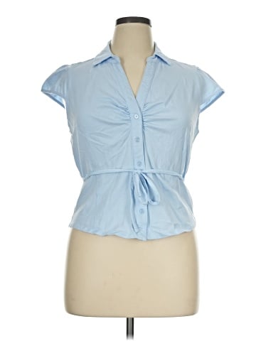 No Boundaries Sleeveless Button-Down Shirt (view 1)