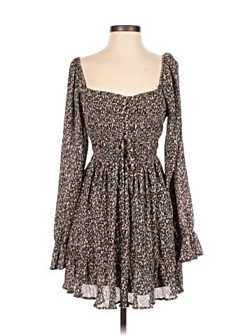 Le Lis Casual Dress (view 1)