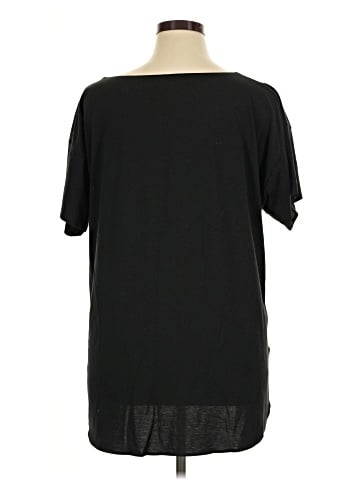 Uniqlo Short Sleeve T-Shirt (view 2)