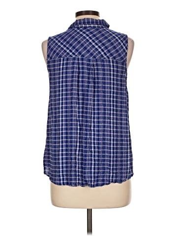 Lee Sleeveless Button-Down Shirt (view 2)