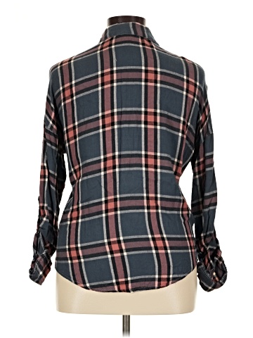 Charlotte Russe Long Sleeve Button-Down Shirt (view 2)