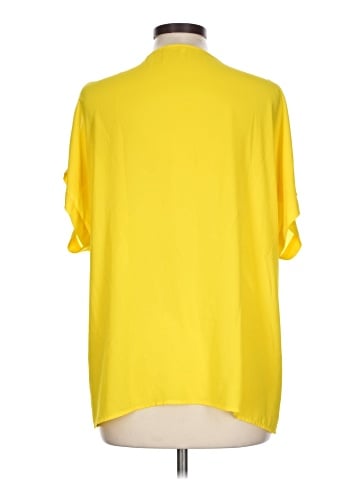 Violet & Claire Short Sleeve Blouse (view 2)