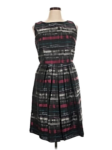 Carmen Marc Valvo Casual Dress (view 1)