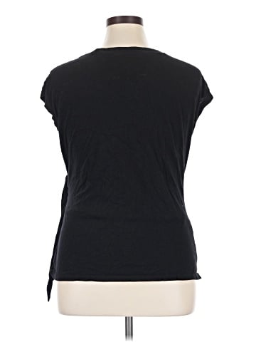 Old Navy - Maternity Sleeveless T-Shirt (view 2)