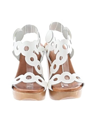 Eric Michael Sandals (view 2)