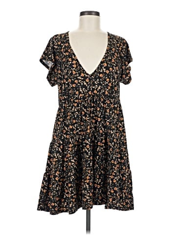 Urban Outfitters Casual Dress (view 1)