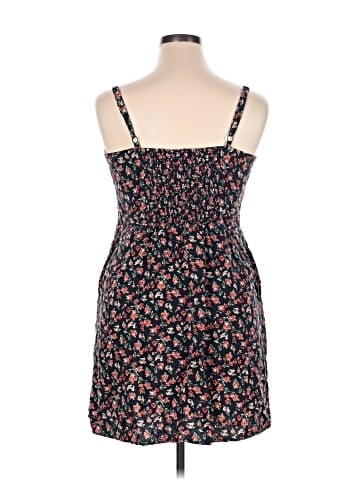Old Navy Casual Dress (view 2)