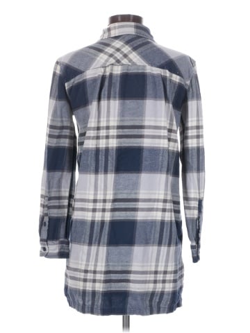 Forever 21 Long Sleeve Button-Down Shirt (view 2)