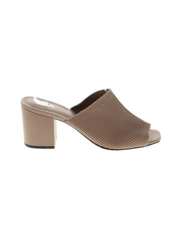 Mia Sandals (view 1)