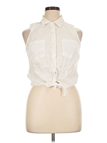 Just Fab Sleeveless Button-Down Shirt (view 1)