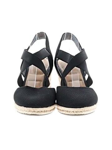 Kelly & Katie Wedges (view 2)