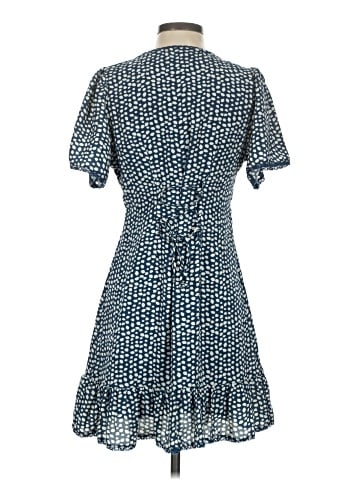 Urban Outfitters Casual Dress (view 2)