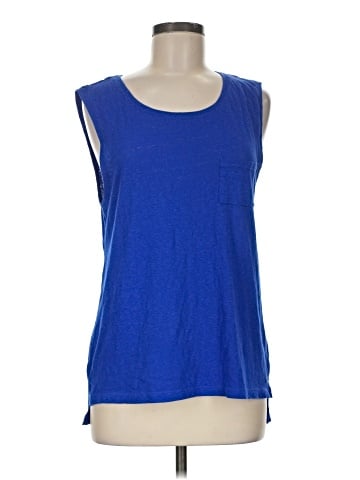 American Eagle Outfitters Sleeveless T-Shirt (view 1)