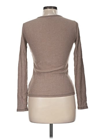 Old Navy Long Sleeve T-Shirt (view 2)