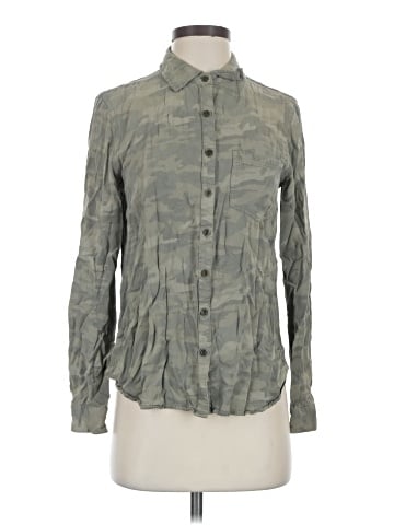 Maurices Long Sleeve Button-Down Shirt (view 1)
